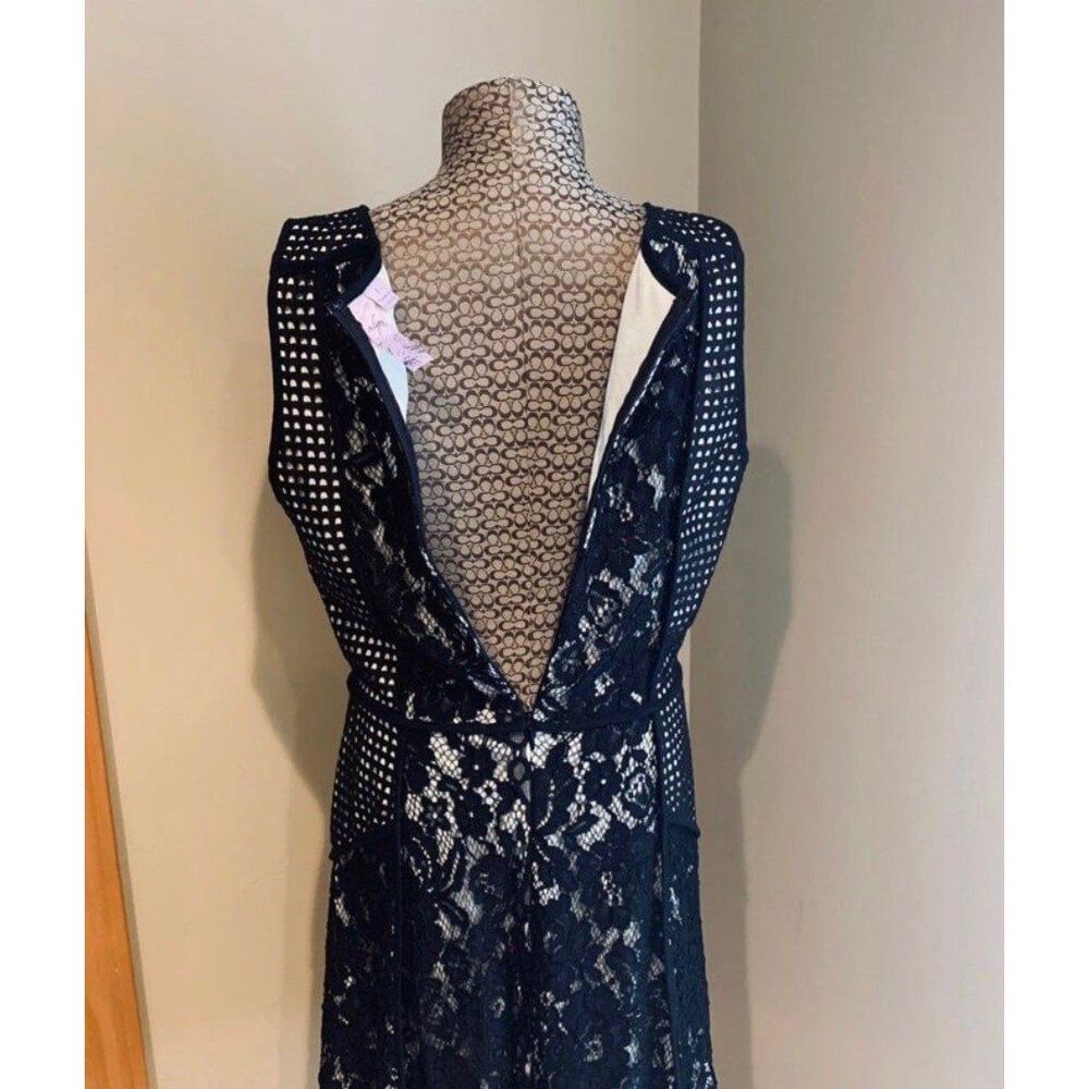 Dress - Picture 10 of 10